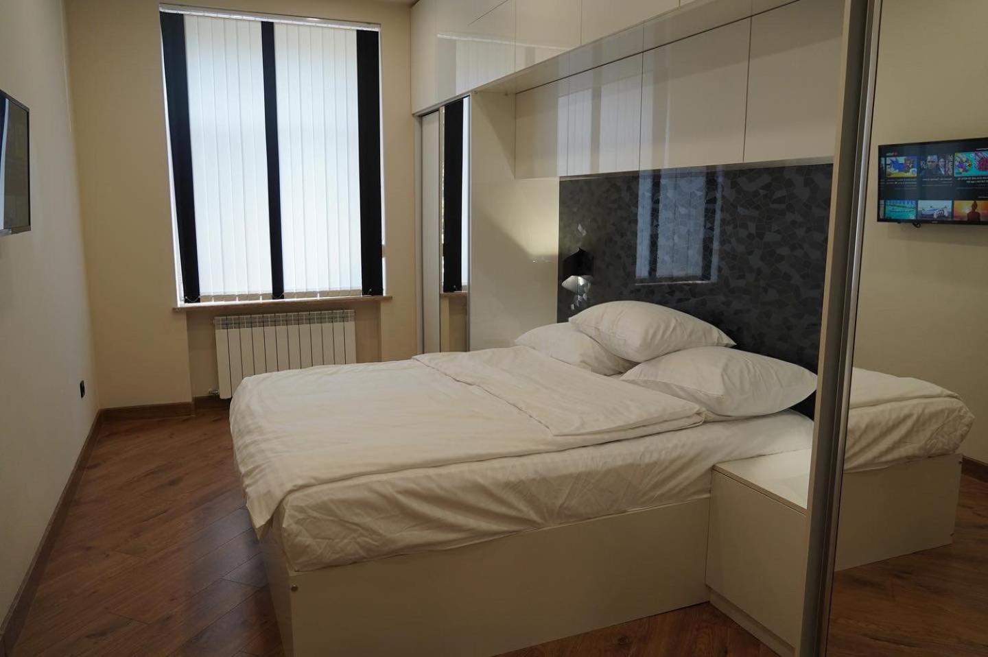 Lovely, Newly Remodeled Apartment In Yerevan! Buitenkant foto